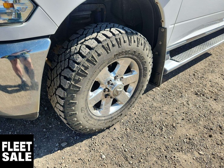2015-dodge-2500-image-13