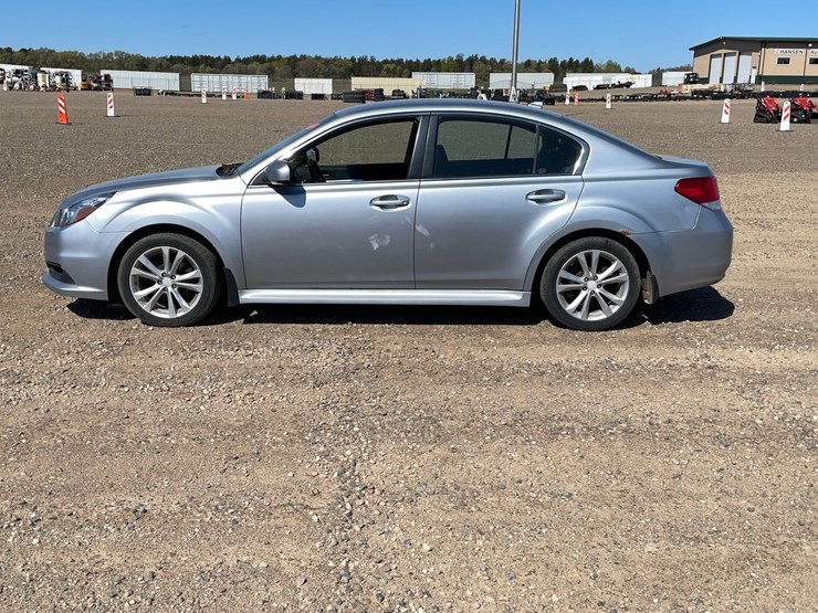 #1404-•-2014-subaru-legacy-(has-mn-title)-image-2