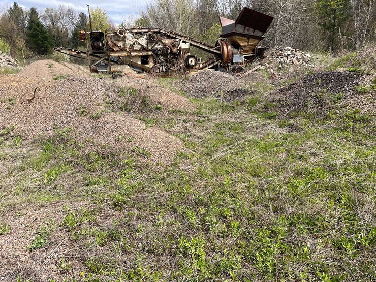 #2824-•-piles-of-material-(g)-image-9