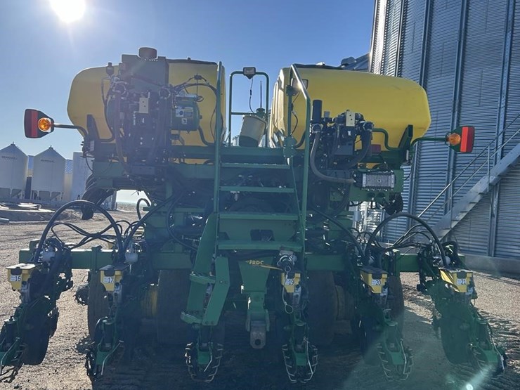 2023-john-deere-db90-image-25