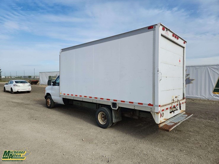 2005-ford-e450-image-3