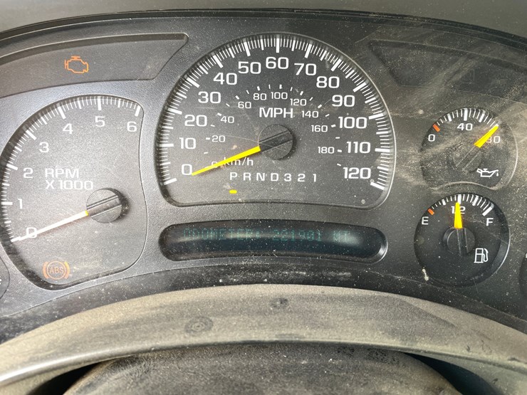 #1304-•-2005-gmc-sierra-pickup-truck-*non-runner*-(has-mn-title)-image-9