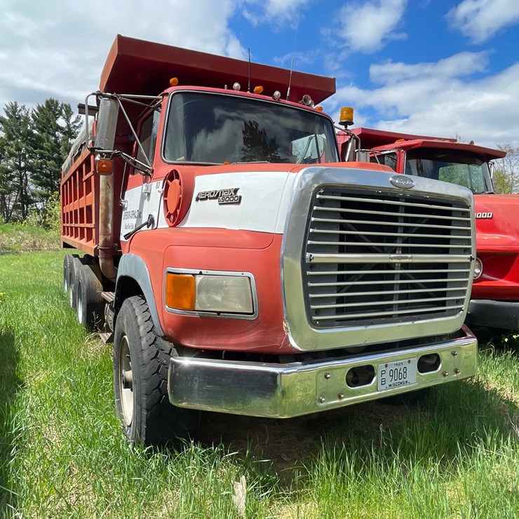 1989 FORD L9000
