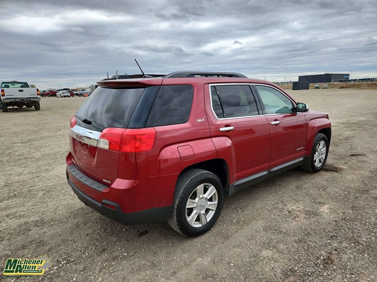 2013-gmc-terrain-slt-image-4