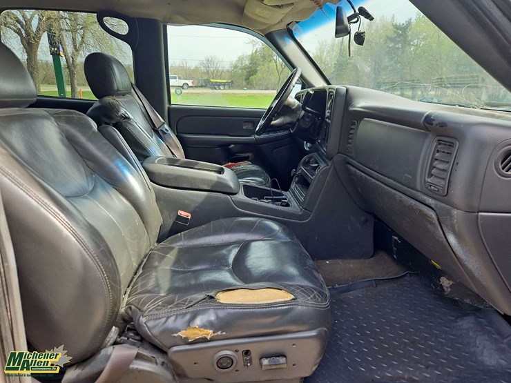 2004-gmc-sierra-2500hd-image-25