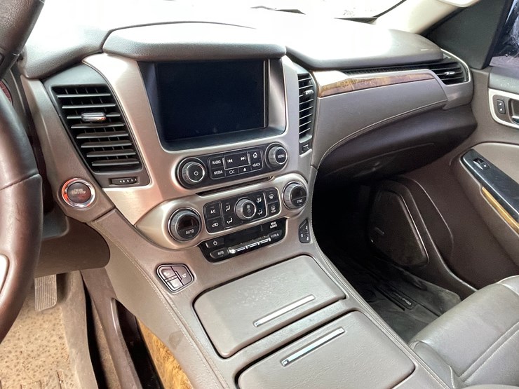 2015-gmc-yukon-denali-image-30