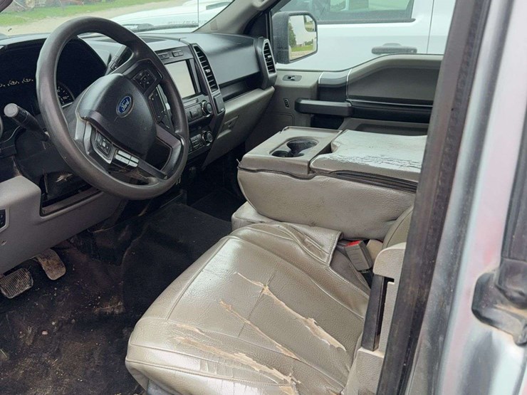 2020-ford-f150-image-8