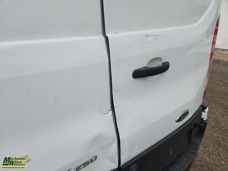 2016-ford-transit-image-38