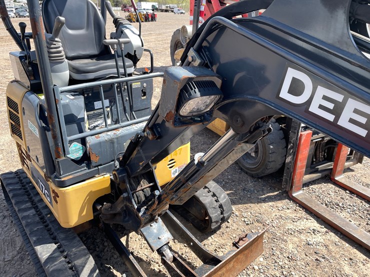 deere-17g-image-11