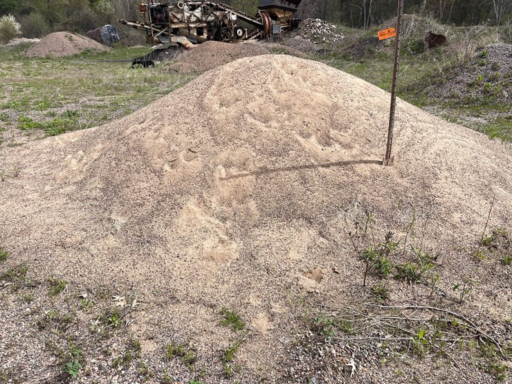 #2824-•-piles-of-material-(g)-image-1