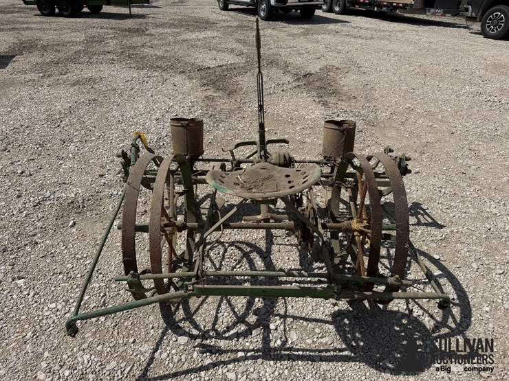 john-deere-2r40-planter-image-6
