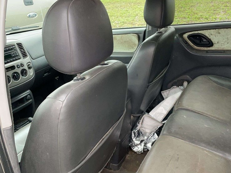 2004-ford-escape-image-10