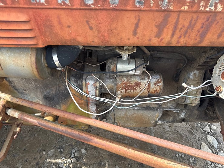 massey-ferguson-135-image-16