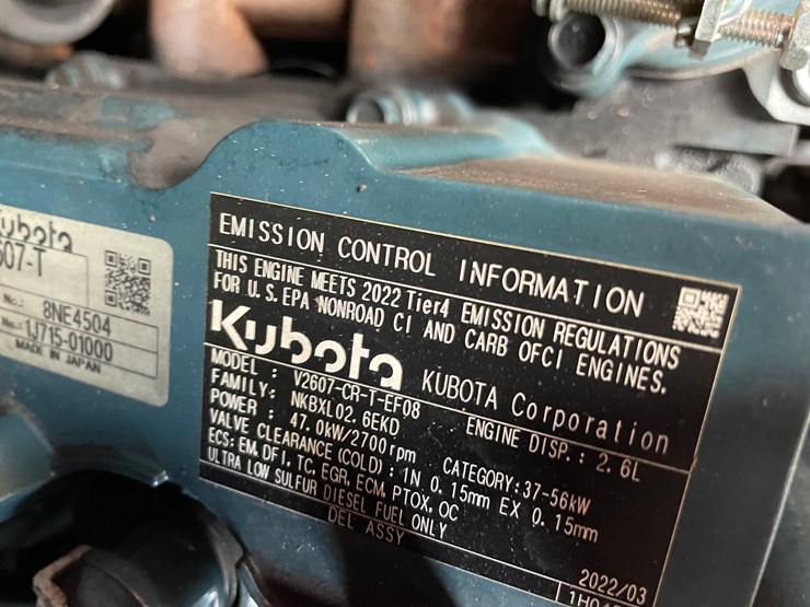 2022-kubota-ssv65-image-35