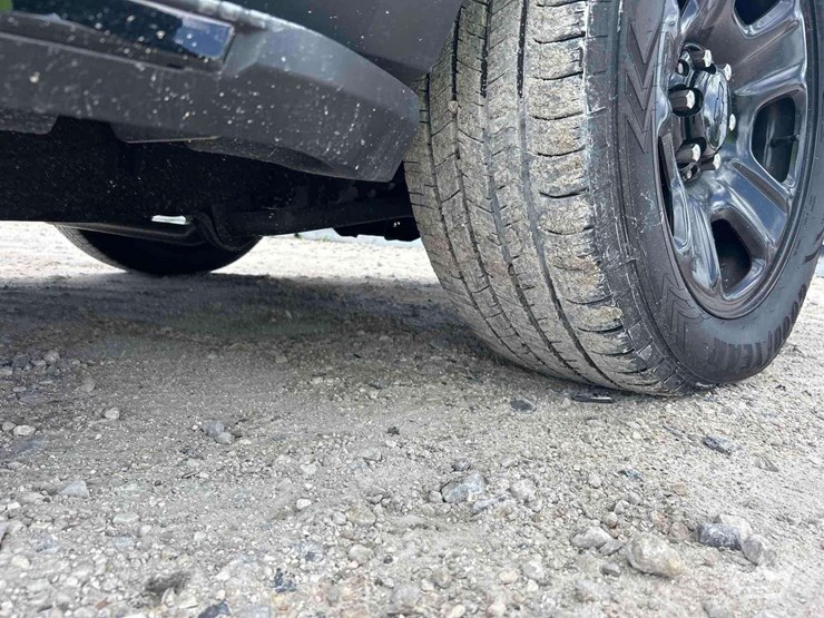 2024-chevrolet-tahoe-image-25