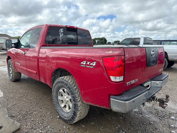 2005-nissan-titan-image-4