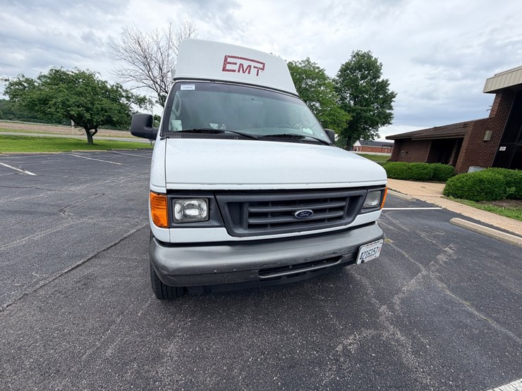 #24064-•-2007-ford-econoline-wagon-van-image-18