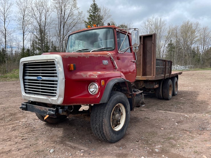 1980-ford-9000-image-1