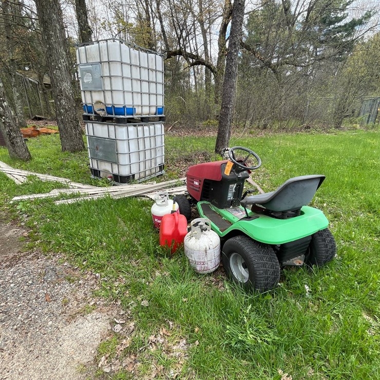 #2863 • Riding Lawn Mower (OR)