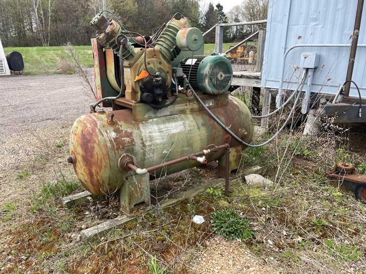 #2822-•-ingersoll-rand-air-compressor-(g)-image-1