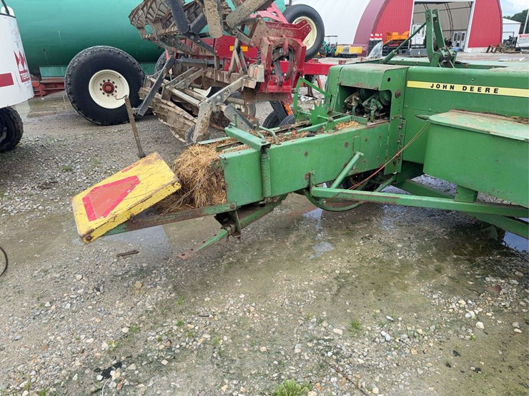 john-deere-336-image-5