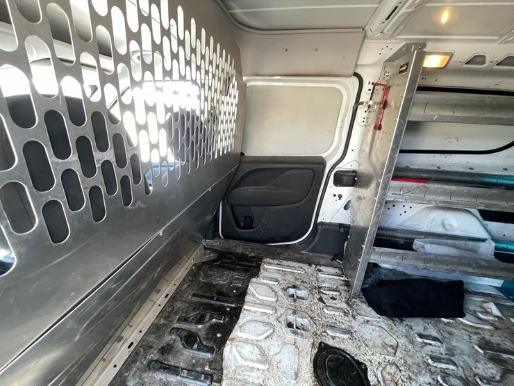 #1412-•-2017-ram-promaster-cargo-van-(has-mn-title)-image-17