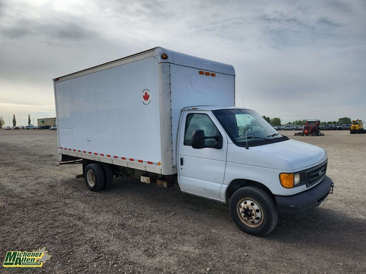2005-ford-e450-image-2