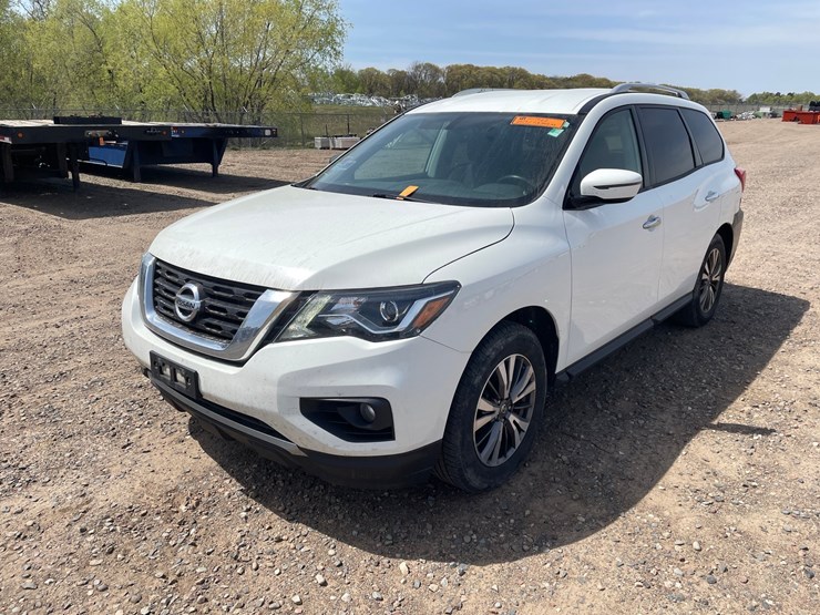 2017-nissan-pathfinder-image-1