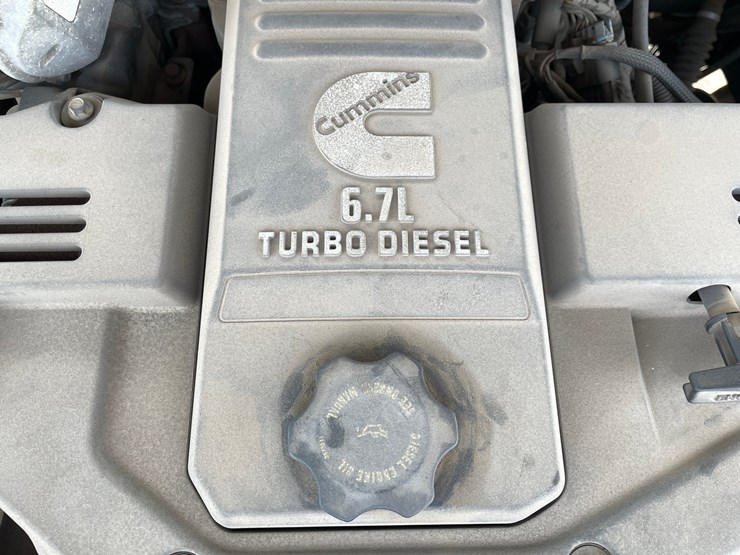2011-dodge-ram-3500-image-22