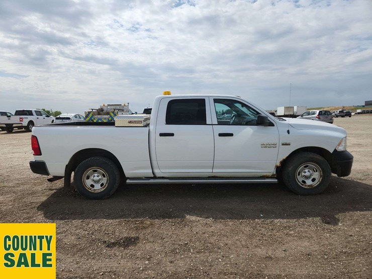 2014-dodge-1500-image-24