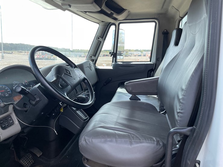 #1305-•-2011-durastar-international-camper-truck-image-30