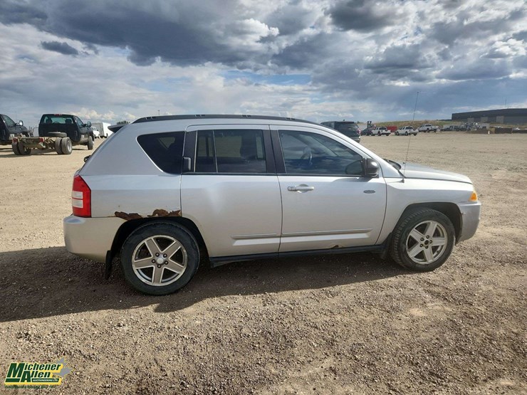 2010-jeep-compass-image-7