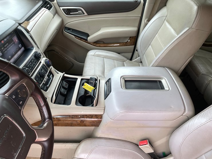 2015-gmc-yukon-denali-image-27