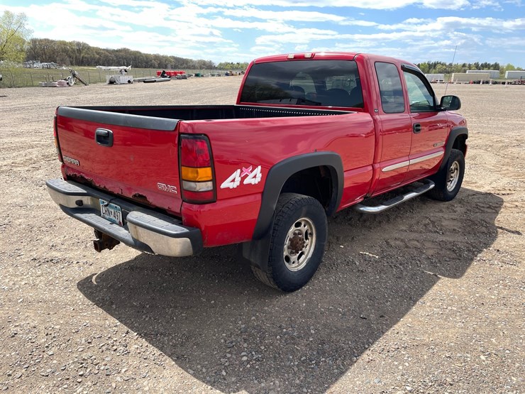 #1304-•-2005-gmc-sierra-pickup-truck-*non-runner*-(has-mn-title)-image-5