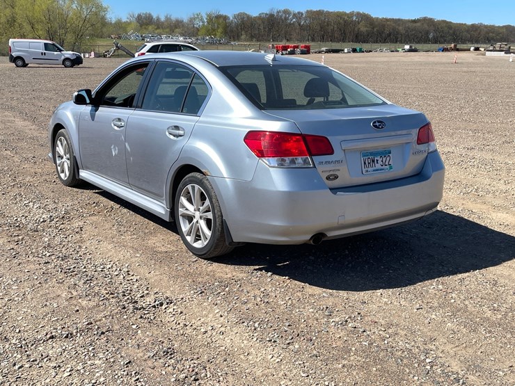 #1404-•-2014-subaru-legacy-(has-mn-title)-image-3