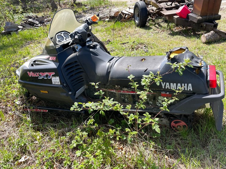 #2857-•-yamaha-snowmobile-(has-registration-card)-(or)-image-10