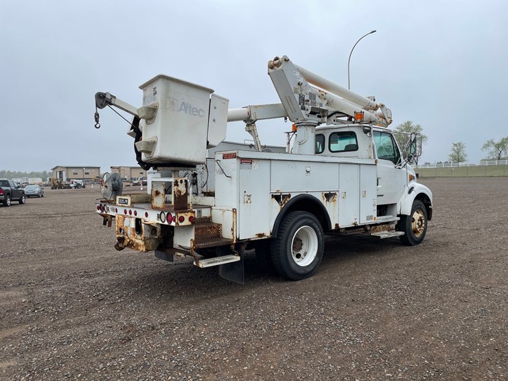 2005-cat-c7-image-6
