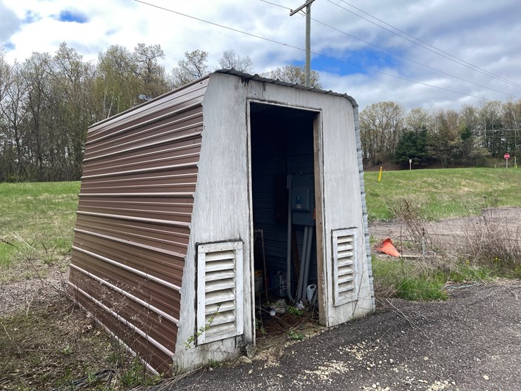 #2821-•-shed-with-contents-(g)-image-12