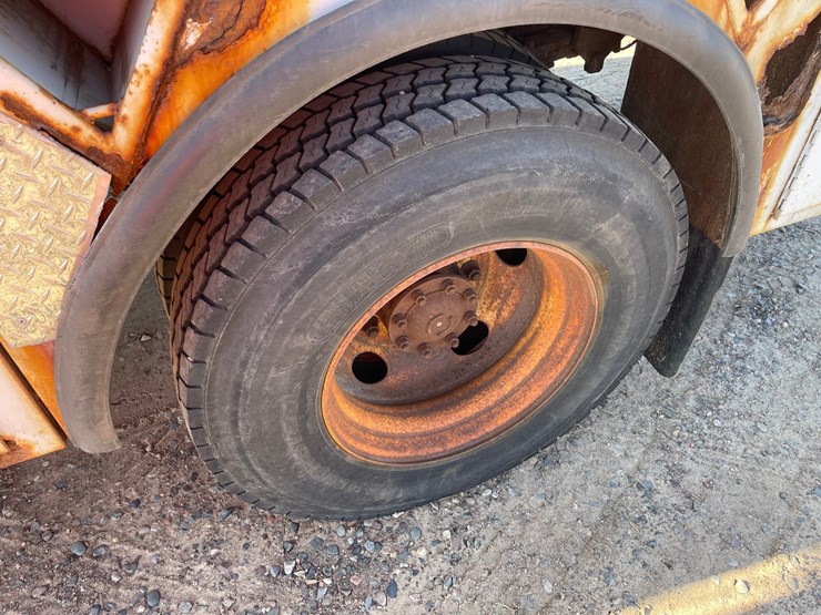 2000-ford-f750-image-10