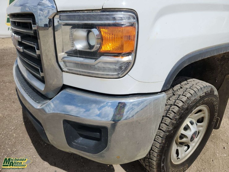 2017-gmc-sierra-2500hd-image-45