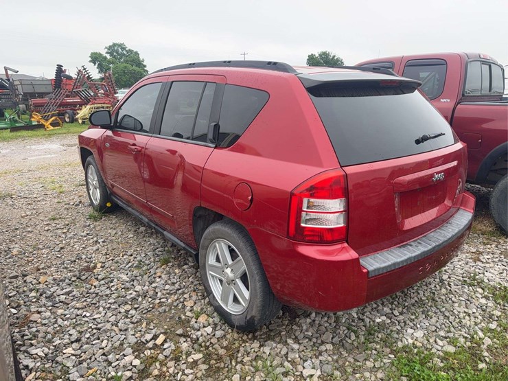 2010-jeep-compass-sport-image-9