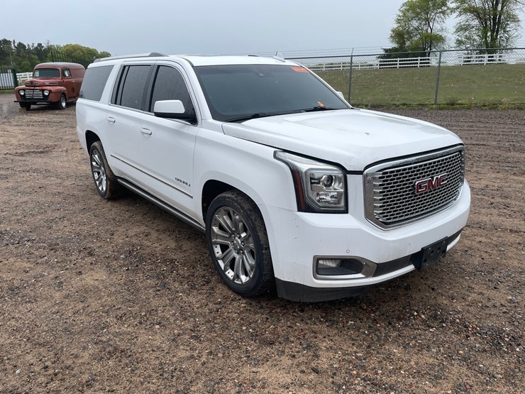2015-gmc-yukon-denali-image-7