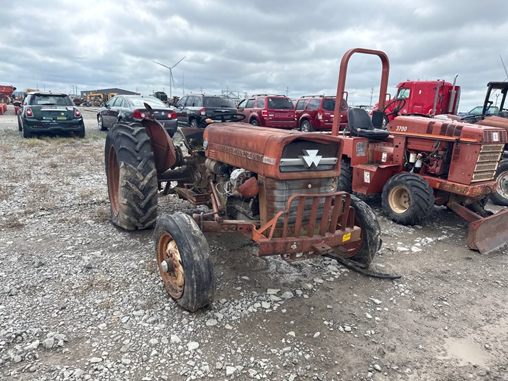 massey-ferguson-135-image-1