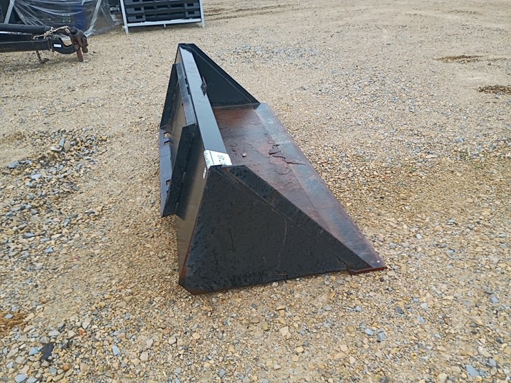 #24749-•-84"-smooth-bucket-skid-steer-attachment-image-4