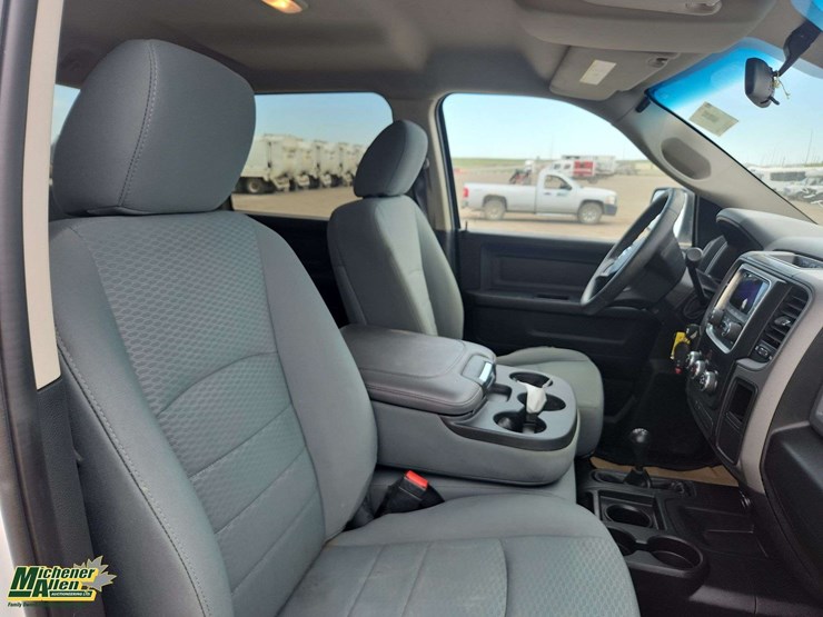2017-dodge-2500-image-18