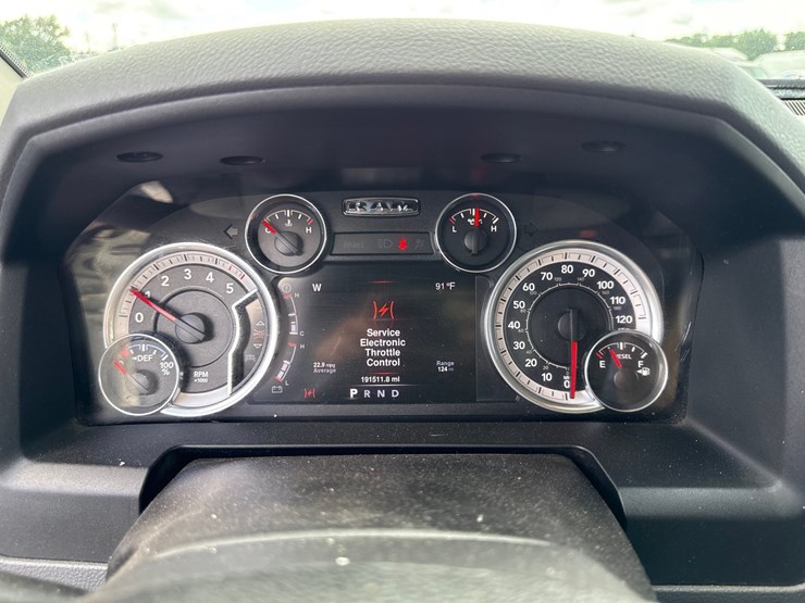 2016-dodge-1500-image-47
