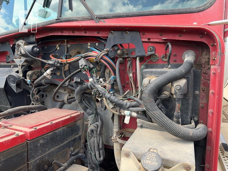 2000-kenworth-t800-image-47