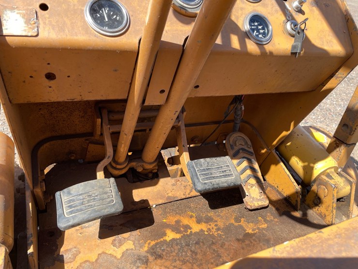 #1017-•-minneapolis-moline-forklift-image-18