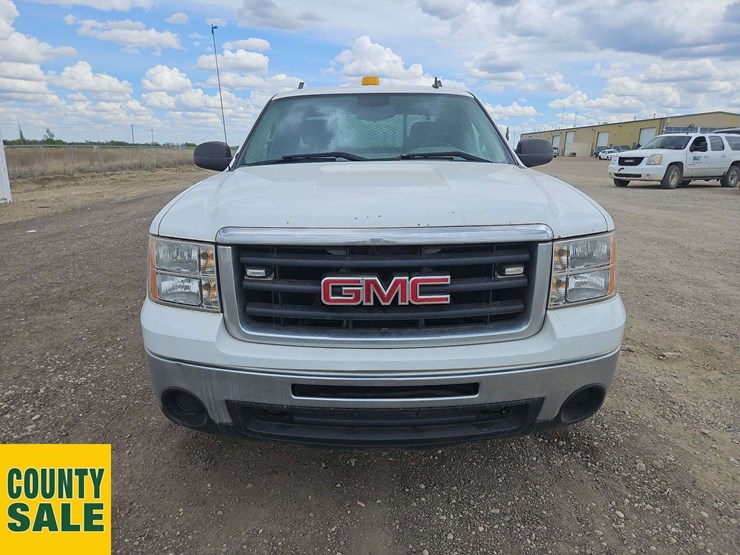 2010-gmc-sierra-1500-image-8