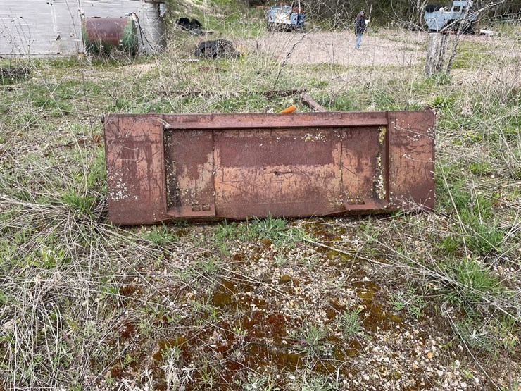 #2805-•-universal-skid-steer-bucket-(g)-image-1